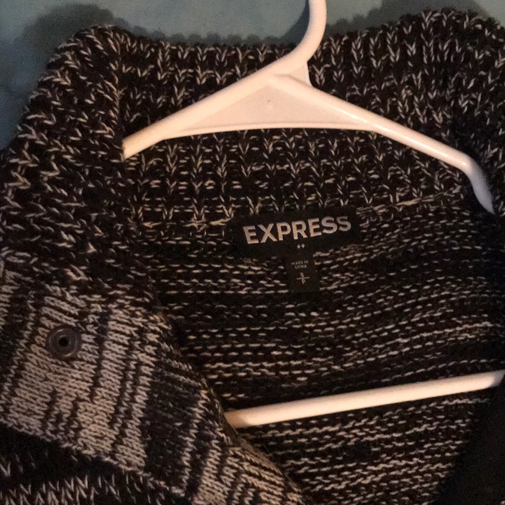 Size small woven sweater